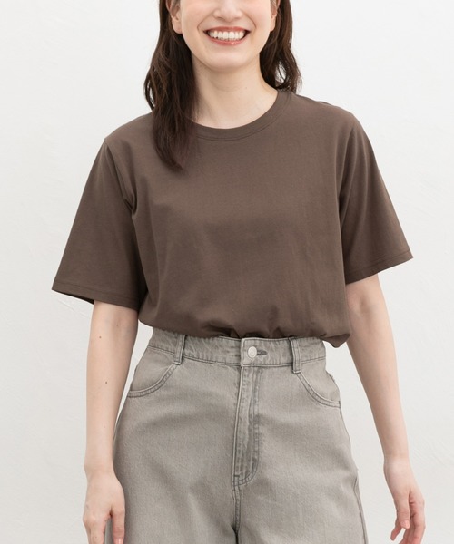 Honeys(ハニーズ)の「【接触冷感・ひんやりコットン】ひんやり綿半袖Tシャツ(Tシャツ/カットソー・レディース・スミクロ/レッド/ブラック/ブラウン/ダークブルー/オフホワイト・S/M/LL/L)」の1枚目の写真