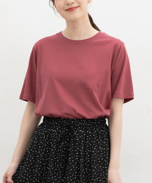 Honeys(ハニーズ)の「【接触冷感・ひんやりコットン】ひんやり綿半袖Tシャツ(Tシャツ/カットソー・レディース・スミクロ/レッド/ブラック/ブラウン/ダークブルー/オフホワイト・S/M/LL/L)」の6枚目の写真