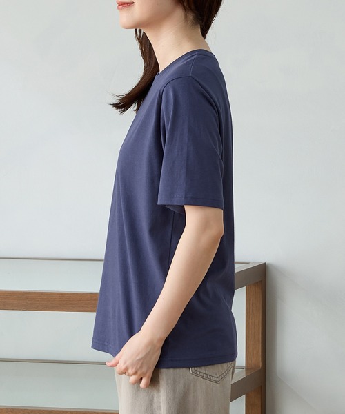 Honeys(ハニーズ)の「【接触冷感・ひんやりコットン】ひんやり綿半袖Tシャツ(Tシャツ/カットソー・レディース・スミクロ/レッド/ブラック/ブラウン/ダークブルー/オフホワイト・S/M/LL/L)」の14枚目の写真