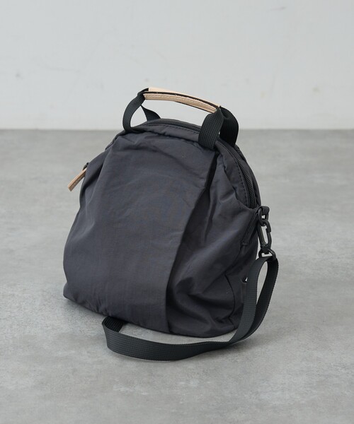 EARTH MADE（アースメイド）の「【WEB限定】【EARTH MADE】軽量ナイロンミニ2WAYショルダーバッグ（ショルダーバッグ・レディース・ベージュ/ブラック/パープル・フリー）」の2枚目の写真