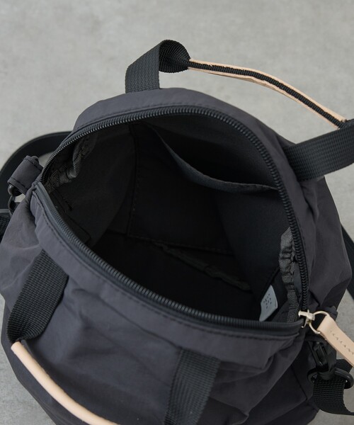 EARTH MADE（アースメイド）の「【WEB限定】【EARTH MADE】軽量ナイロンミニ2WAYショルダーバッグ（ショルダーバッグ・レディース・ベージュ/ブラック/パープル・フリー）」の16枚目の写真