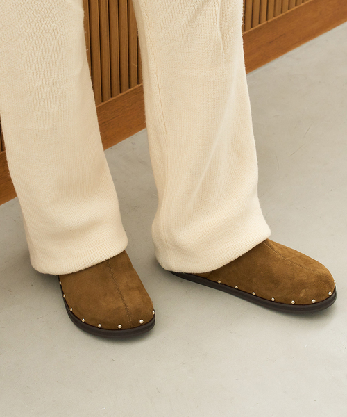 FLAT（フラット）の「レザースタッズクロッグ（その他シューズ・レディース・ブラック/キャメル・SMALL/MEDIUM/LARGE/X-LARGE）」の12枚目の写真