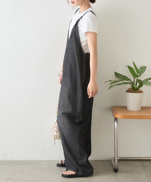 CIAOPANIC TYPY（チャオパニックティピー）の「【3サイズ展開】柔らかデニムVネックサロペット（サロペット/オーバーオール・レディース・ブラック/サックスブルー・SMALL/MEDIUM/LARGE）」の6枚目の写真