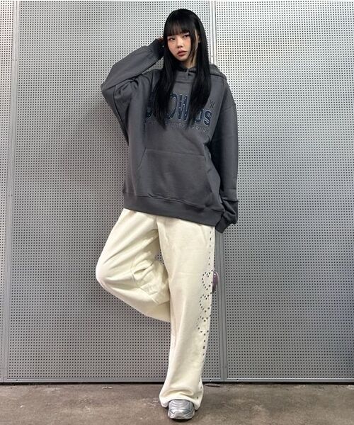 LUVISTRUE（ラヴイズトゥルー）の「SH SHOW US HOODIE(KHAKI)（パーカー・レディース・その他・FREE）」の4枚目の写真