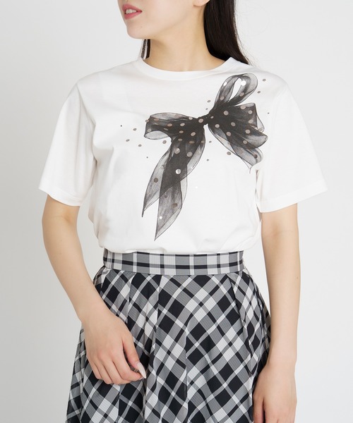 STRAWBERRY-FIELDS(ストロベリーフィールズ)の「ソフティースムース_リボンプリントTシャツ(Tシャツ/カットソー・レディース・オフホワイト・2)」の1枚目の写真