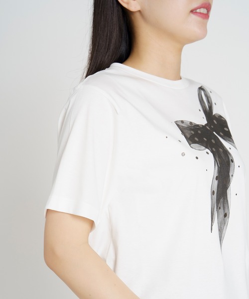 STRAWBERRY-FIELDS(ストロベリーフィールズ)の「ソフティースムース_リボンプリントTシャツ(Tシャツ/カットソー・レディース・オフホワイト・2)」の5枚目の写真