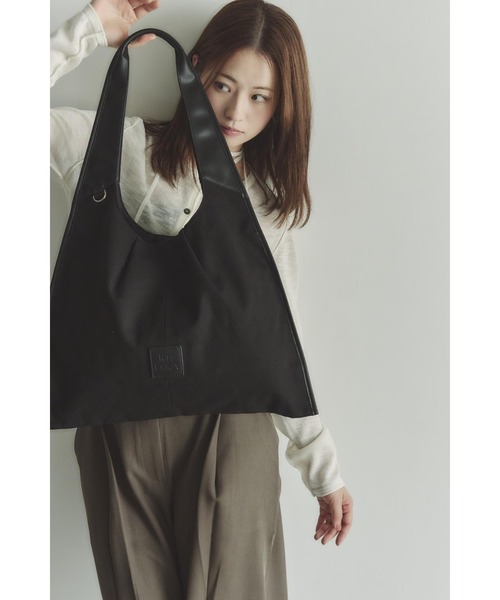 RT;ESKA(アールティーエスカ)の「RT;ESKA(アールティーエスカ) / Shape Tote - Triangle(トートバッグ・レディース・ブラック/アイボリー・FREE)」の14枚目の写真