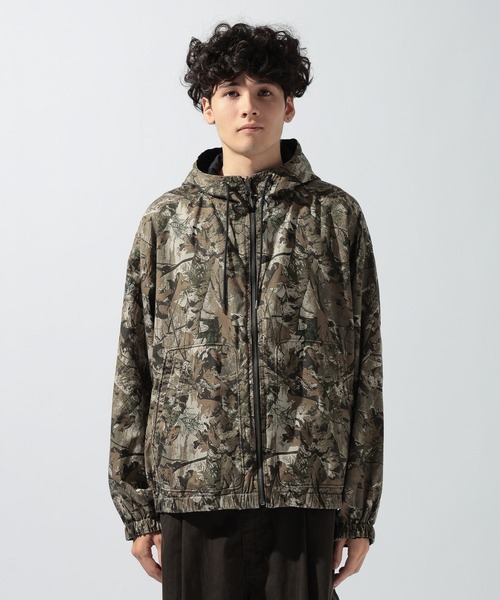 niko and...(ニコアンド)の「リバーシブルフードカモブルゾン(ブルゾン・メンズ・ブラック/ブラウン・MEDIUM/LARGE)」の15枚目の写真