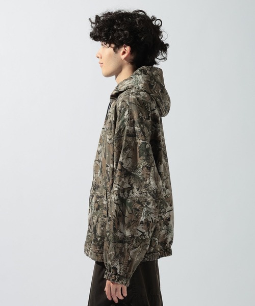 niko and...(ニコアンド)の「リバーシブルフードカモブルゾン(ブルゾン・メンズ・ブラック/ブラウン・MEDIUM/LARGE)」の16枚目の写真