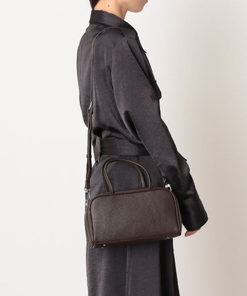 perche(ペルケ)の「VERYコラボ ペルケ perche / 牛革2WAYミニボストンバッグ(ボストンバッグ・レディース・チョコ/ブラック/ライトグレー・FREE)」の3枚目の写真