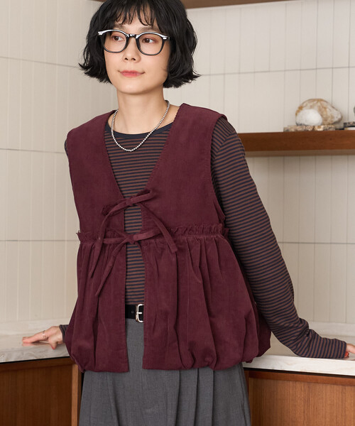 FREAK'S STORE(フリークスストア)の「RED KAP × FREAK'S STORE/レッドキャップ 別注 コーデュロイ 裾バルーンリボンベスト(ベスト・レディース・ワインレッド/ナチュラル/チャコールグレー・フリ-)」の3枚目の写真