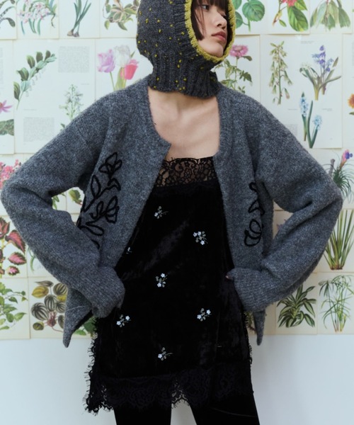 flaeu(フラユ)の「Flower Embroidery Velour Lace Cami(キャミソール・レディース・ブラック・FREE)」の1枚目の写真