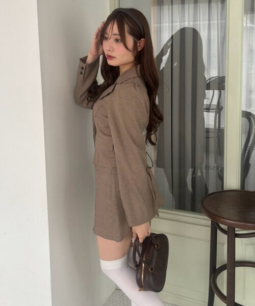 continuer de NICE CLAUP(コンティニューデナイスクラップ)の「【-3kg見え】後ろ姿までかわいいレースアップショートジャケット(テーラードジャケット・レディース・ブラック/ブラウン/チェック・FREE)」の22枚目の写真