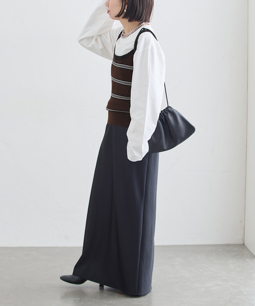 journal standard L'essage(ジャーナルスタンダードレサージュ)の「CASHWOOLエクストラファインメリノ キャミソール(ニット/セーター・レディース・チャコールグレー/レッド/ブラウン・FREE)」の16枚目の写真
