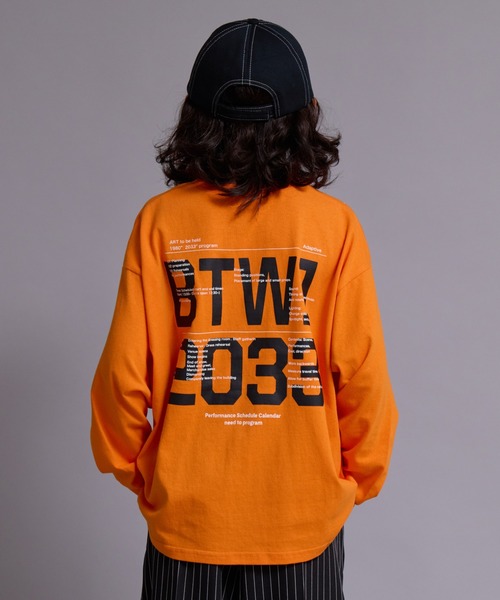 PAIRMANON STREET(ペアマノンストリート)の「【90-160cm】【綿100%】アソート ロゴ 長袖 Tシャツ【PAIRMANON STREET】(Tシャツ/カットソー・キッズ・チャコールグレー/ホワイト/オレンジ/ライトグレー/ホワイト系その他2/ブラック系その他/ブラック/ホワイト系その他/パープル・140/130/110/120/100/150/160/90)」の9枚目の写真