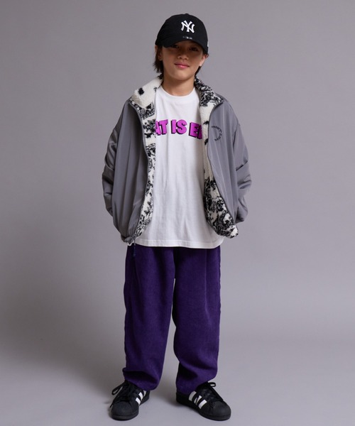 PAIRMANON STREET(ペアマノンストリート)の「【90-160cm】【綿100%】アソート ロゴ 長袖 Tシャツ【PAIRMANON STREET】(Tシャツ/カットソー・キッズ・チャコールグレー/ホワイト/オレンジ/ライトグレー/ホワイト系その他2/ブラック系その他/ブラック/ホワイト系その他/パープル・140/130/110/120/100/150/160/90)」の11枚目の写真