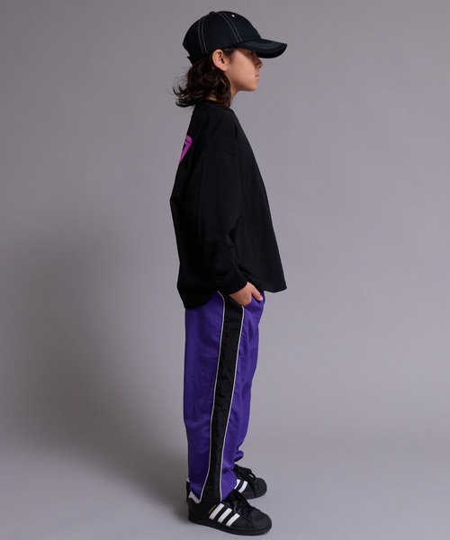 PAIRMANON STREET(ペアマノンストリート)の「【90-160cm】【綿100%】アソート ロゴ 長袖 Tシャツ【PAIRMANON STREET】(Tシャツ/カットソー・キッズ・チャコールグレー/ホワイト/オレンジ/ライトグレー/ホワイト系その他2/ブラック系その他/ブラック/ホワイト系その他/パープル・140/130/110/120/100/150/160/90)」の14枚目の写真