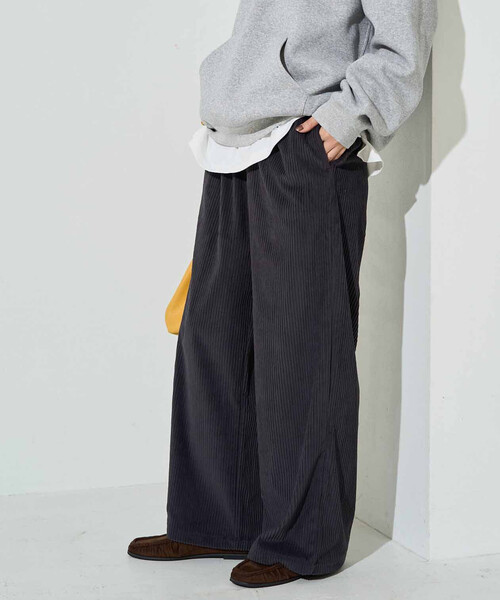 FREAK'S STORE(フリークスストア)の「限定展開 カット コーデュロイ パンツ(その他パンツ・レディース・ライトグレー/ブラック/ネイビー/ブラウン/ベージュ/ナチュラル・SMALL/MEDIUM)」の6枚目の写真