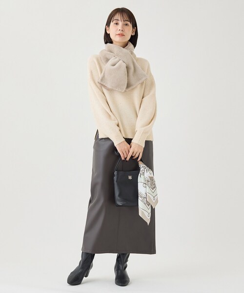 INDIVI(インディヴィ)の「【ヘアリー/上品】スパンコールヤーンふんわりニット(ニット/セーター・レディース・グレー系4/ナチュラル/パープル系1・15 /34/05/38/13)」の7枚目の写真