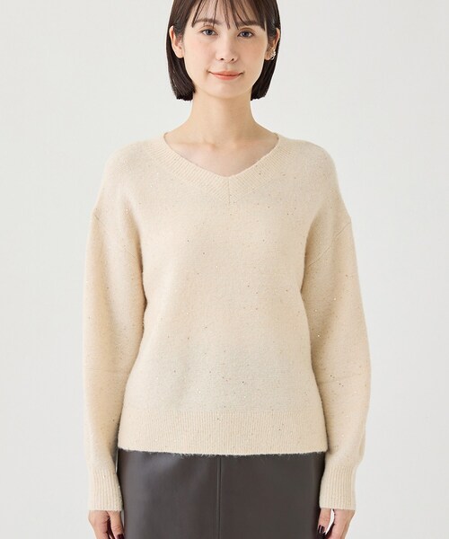 INDIVI(インディヴィ)の「【ヘアリー/上品】スパンコールヤーンふんわりニット(ニット/セーター・レディース・グレー系4/ナチュラル/パープル系1・15 /34/05/38/13)」の17枚目の写真