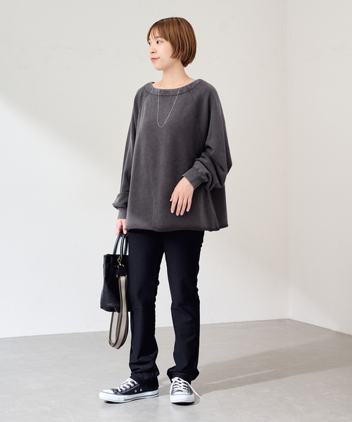 FRAMeWORK(フレームワーク)の「カットオフ加工SWEAT(スウェット・レディース・チャコールグレー/ダークパープル/ブラウン・FREE)」の4枚目の写真
