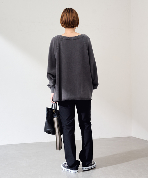 FRAMeWORK(フレームワーク)の「カットオフ加工SWEAT(スウェット・レディース・チャコールグレー/ダークパープル/ブラウン・FREE)」の6枚目の写真