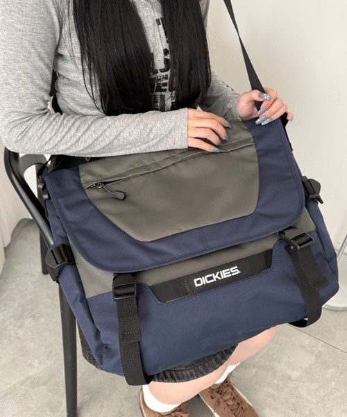 Dickies(ディッキーズ)の「∴WEGO/別注Dickiesメッセンジャーバッグ(ショルダーバッグ・レディース・ブラック系その他/ネイビー/ブラック・FREE)」の3枚目の写真