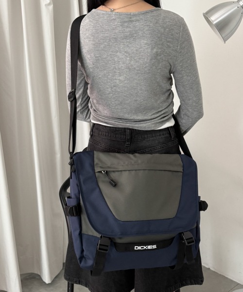Dickies(ディッキーズ)の「∴WEGO/別注Dickiesメッセンジャーバッグ(ショルダーバッグ・レディース・ブラック系その他/ネイビー/ブラック・FREE)」の5枚目の写真