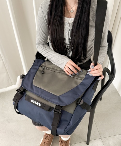 Dickies(ディッキーズ)の「∴WEGO/別注Dickiesメッセンジャーバッグ(ショルダーバッグ・レディース・ブラック系その他/ネイビー/ブラック・FREE)」の6枚目の写真