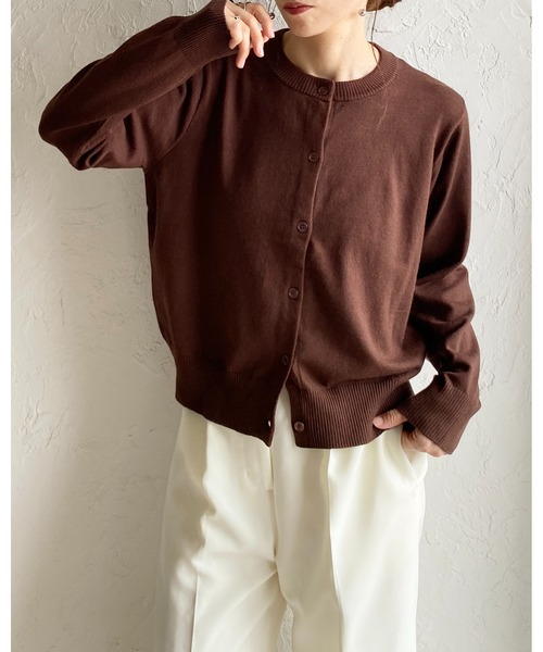 She's Closet(シーズクローゼット)の「クルーネック ハイゲージ ショート丈 長袖 ベーシック ニットカーディガン(カーディガン/ボレロ・レディース・レッド/ブラック/杢グレー/ブラウン/ネイビー・FREE)」の8枚目の写真
