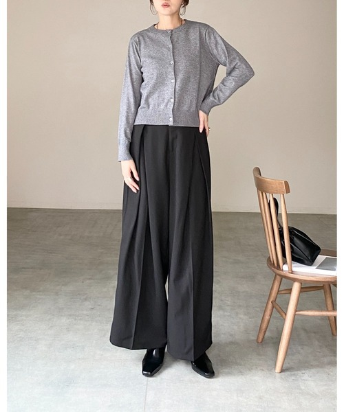 She's Closet(シーズクローゼット)の「クルーネック ハイゲージ ショート丈 長袖 ベーシック ニットカーディガン(カーディガン/ボレロ・レディース・レッド/ブラック/杢グレー/ブラウン/ネイビー・FREE)」の19枚目の写真