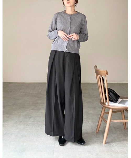 She's Closet(シーズクローゼット)の「クルーネック ハイゲージ ショート丈 長袖 ベーシック ニットカーディガン(カーディガン/ボレロ・レディース・レッド/ブラック/杢グレー/ブラウン/ネイビー・FREE)」の20枚目の写真