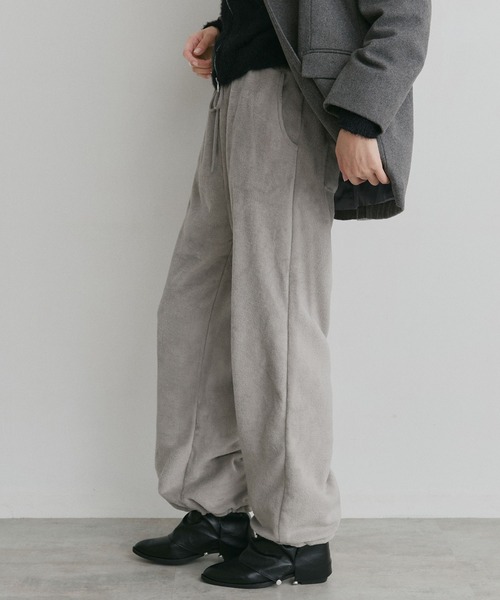 ad thie(アドティエ)の「フリース イージー ワイドパンツ(スウェットパンツ・レディース・チャコール/ピンク/ブラウン/ベージュ/ライトグレー・LARGE/MEDIUM)」の1枚目の写真