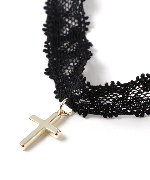 VENCEEXCHANGE（ヴァンスエクスチェンジ）の「レース+クロスチャームサガリチョーカー            （チョーカー・レディース・GOLD ・FREE）」の2枚目の写真