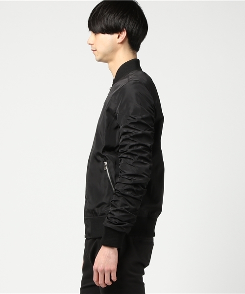 VENCEEXCHANGE（ヴァンスエクスチェンジ）の「袖シャーリングMA-1       （MA-1・メンズ・ブラック/オリーブ・X-LARGE/MEDIUM/LARGE）」の3枚目の写真