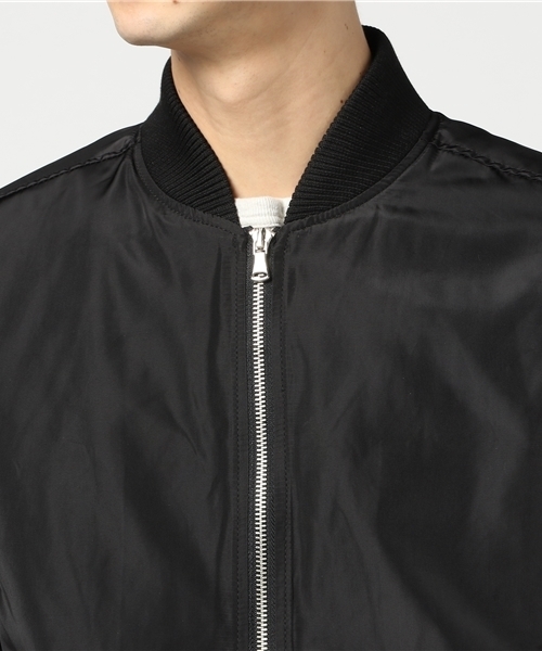 VENCEEXCHANGE（ヴァンスエクスチェンジ）の「袖シャーリングMA-1       （MA-1・メンズ・ブラック/オリーブ・X-LARGE/MEDIUM/LARGE）」の6枚目の写真