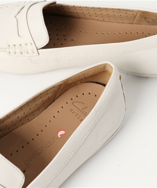 Clarks（クラークス）の「Un Terra / アンテラ (オフホワイトレザー)（モカシン/デッキシューズ・レディース・ホワイト・6/4.5/3/4/3.5/5.5/5/7）」の7枚目の写真