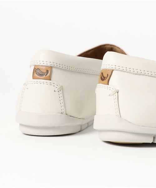 Clarks（クラークス）の「Un Terra / アンテラ (オフホワイトレザー)（モカシン/デッキシューズ・レディース・ホワイト・6/4.5/3/4/3.5/5.5/5/7）」の8枚目の写真