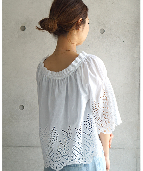 laboratory work（ラボラトリーワーク）の「カットワーク刺繍ブラウス（シャツ/ブラウス・レディース・ホワイト/ブラック・MEDIUM）」の18枚目の写真