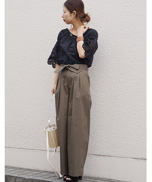 laboratory work（ラボラトリーワーク）の「カットワーク刺繍ブラウス（シャツ/ブラウス・レディース・ホワイト/ブラック・MEDIUM）」の19枚目の写真