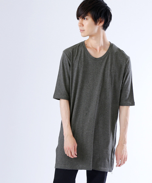 MONO-MART（モノマート）の「裾サイドZIP Uネックロング丈カットソー(1/2スリーブ)（Tシャツ/カットソー・メンズ・ピンク/チャコール/オフホワイト/グレー/グリーン系その他/ネイビー/ブルー系その他/アイボリー/ブラック/ライトブルー・FREE）」の6枚目の写真