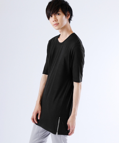 MONO-MART（モノマート）の「裾サイドZIP Uネックロング丈カットソー(1/2スリーブ)（Tシャツ/カットソー・メンズ・ピンク/チャコール/オフホワイト/グレー/グリーン系その他/ネイビー/ブルー系その他/アイボリー/ブラック/ライトブルー・FREE）」の4枚目の写真