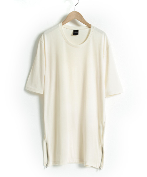 MONO-MART（モノマート）の「裾サイドZIP Uネックロング丈カットソー(1/2スリーブ)（Tシャツ/カットソー・メンズ・ピンク/チャコール/オフホワイト/グレー/グリーン系その他/ネイビー/ブルー系その他/アイボリー/ブラック/ライトブルー・FREE）」の17枚目の写真