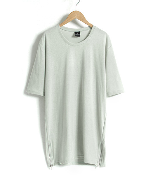 MONO-MART（モノマート）の「裾サイドZIP Uネックロング丈カットソー(1/2スリーブ)（Tシャツ/カットソー・メンズ・ピンク/チャコール/オフホワイト/グレー/グリーン系その他/ネイビー/ブルー系その他/アイボリー/ブラック/ライトブルー・FREE）」の21枚目の写真