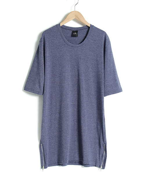 MONO-MART（モノマート）の「裾サイドZIP Uネックロング丈カットソー(1/2スリーブ)（Tシャツ/カットソー・メンズ・ピンク/チャコール/オフホワイト/グレー/グリーン系その他/ネイビー/ブルー系その他/アイボリー/ブラック/ライトブルー・FREE）」の12枚目の写真