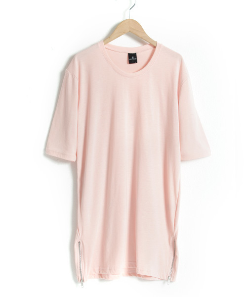 MONO-MART（モノマート）の「裾サイドZIP Uネックロング丈カットソー(1/2スリーブ)（Tシャツ/カットソー・メンズ・ピンク/チャコール/オフホワイト/グレー/グリーン系その他/ネイビー/ブルー系その他/アイボリー/ブラック/ライトブルー・FREE）」の13枚目の写真