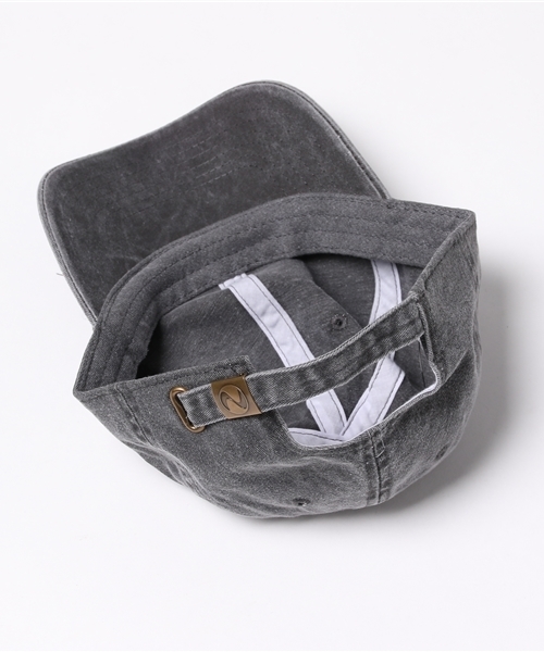 niko and...(ニコアンド)の「NEWHATTAN スタッズキャップ(キャップ・レディース・ネイビー/ベージュ/ピンク/ブラック/グリーン/レッド/ブルー・FREE)」の10枚目の写真