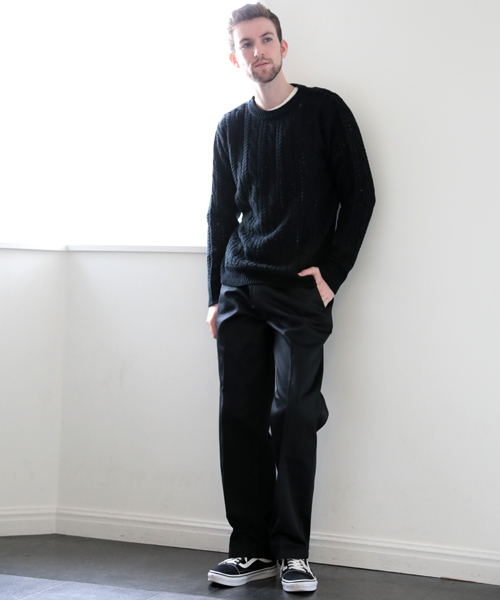 Denime(ドゥニーム)の「ケーブル編みクルーネックニット(ニット/セーター・メンズ・ホワイト/ブラック/グレー/ベージュ/ダークグリーン/オレンジ・SMALL/MEDIUM/LARGE/X-LARGE/XX-LARGE)」の10枚目の写真