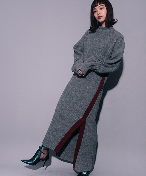 STUDIOUS HIGH(ストゥディオスハイ)の「アシメサイドラインニットワンピース(ワンピース・レディース・グレー/ネイビー・1)」の6枚目の写真