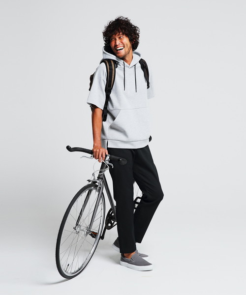 IGNIO（イグニオ）の「プルパーカー（半袖）（パーカー・メンズ・ブラック/トップグレー・L/LL/M）」の2枚目の写真